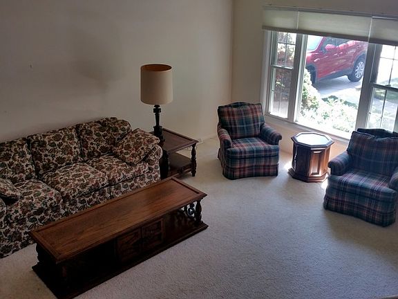 2nd image of 723 S Monterey Ave