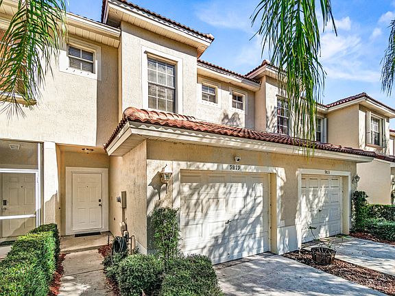 2nd image of 9819 Lago Drive