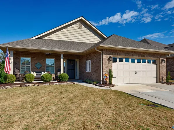 2944 Pasture View Ln SE, Owens Cross Roads, AL 35763