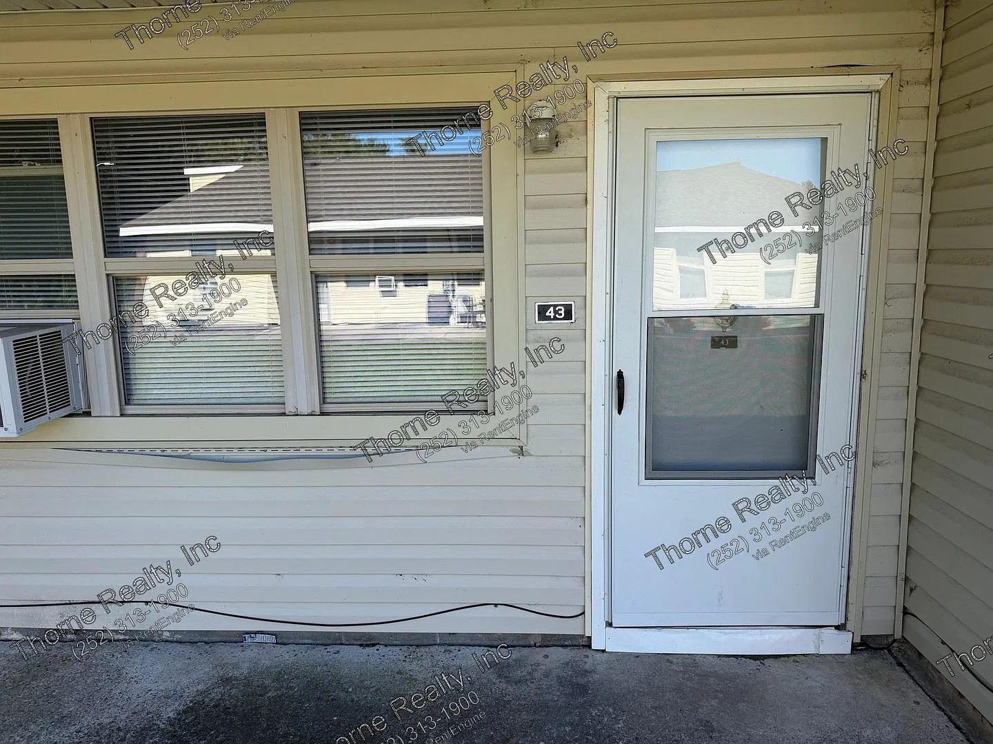 3 bed, 1.0 bath, $625 — Photo 2