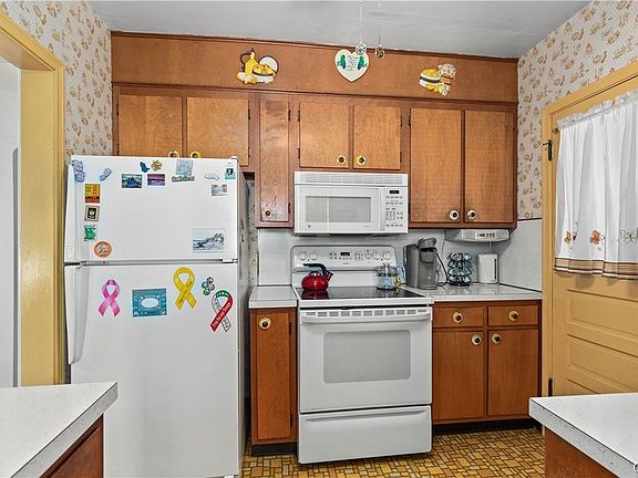3rd image of 317 Malverne Dr