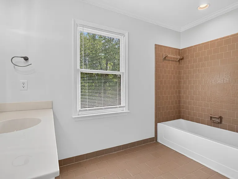 2027 Riding Ridge Rd — Photo 39