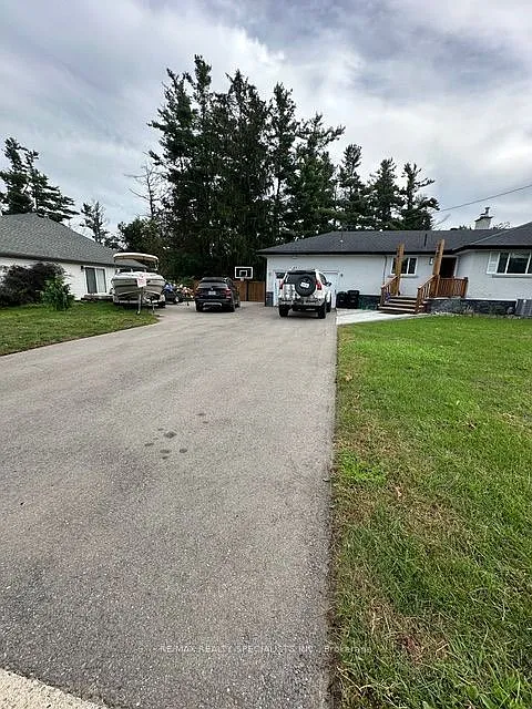 3 bed, $2,500 — Photo 2