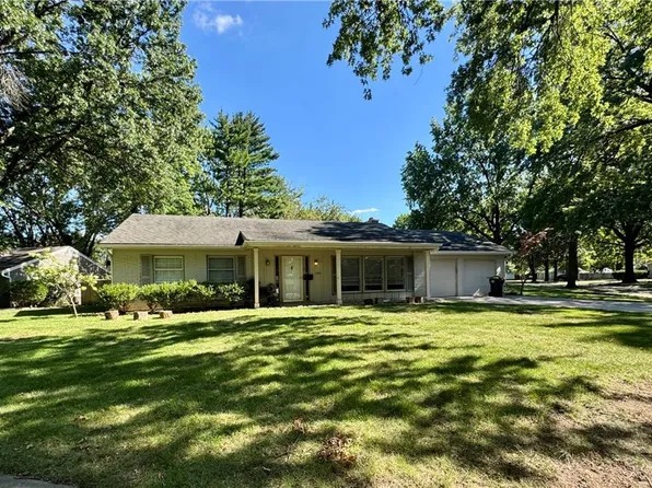 8831 Horton St, Overland Park, KS 66207