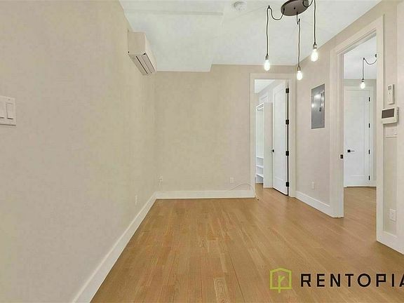 5th image of 358 Irving Ave #3Z