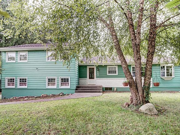 3rd image of 947 Sharon View Dr