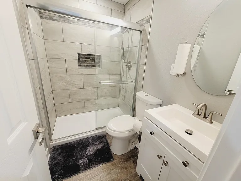 1906 Karen Ln — Photo 18