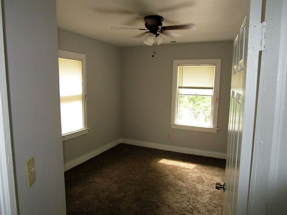 2nd image of 3829 College Ave