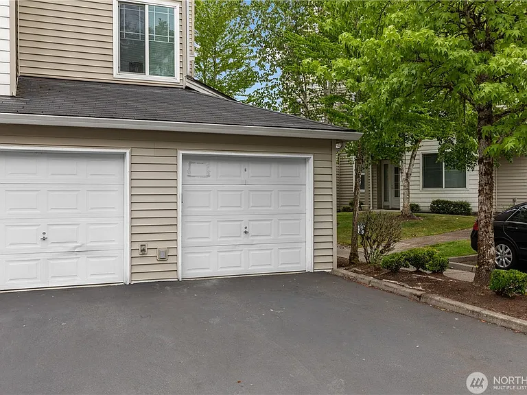 2009 196th St SE #B304 — Photo 18