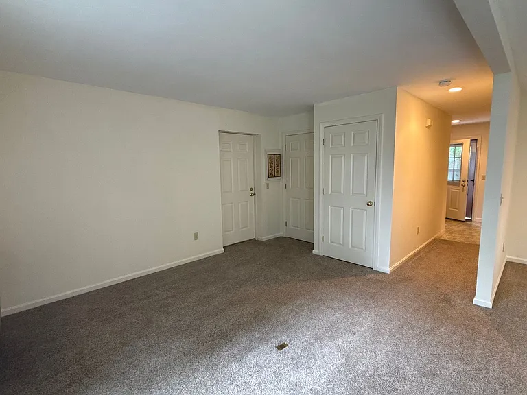 109 Main St — Photo 5