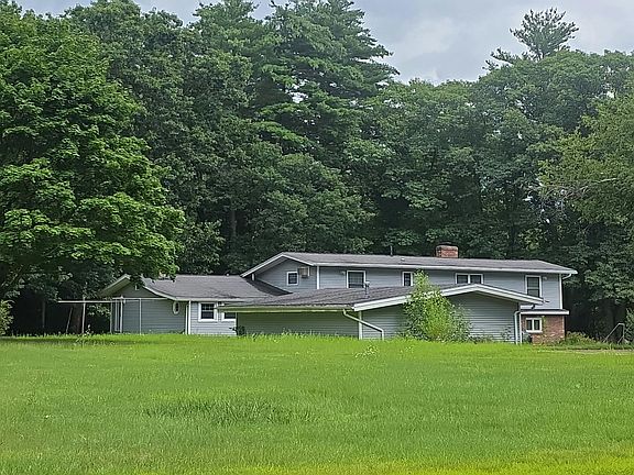 3rd image of 4 Lemere Dr