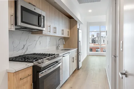 1516 Park Avenue — Photo 3
