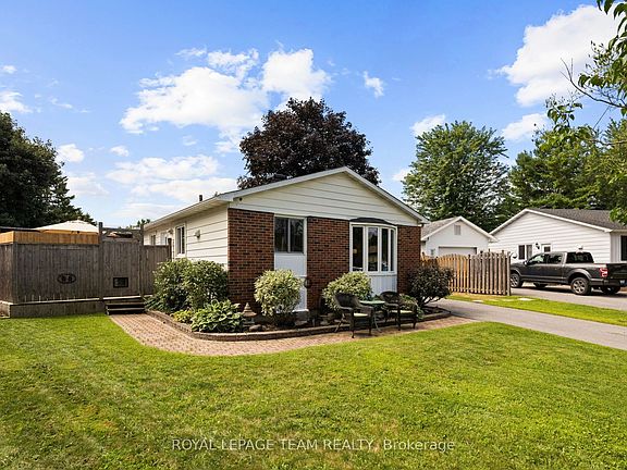 2nd image of 27 Ballantrae Way