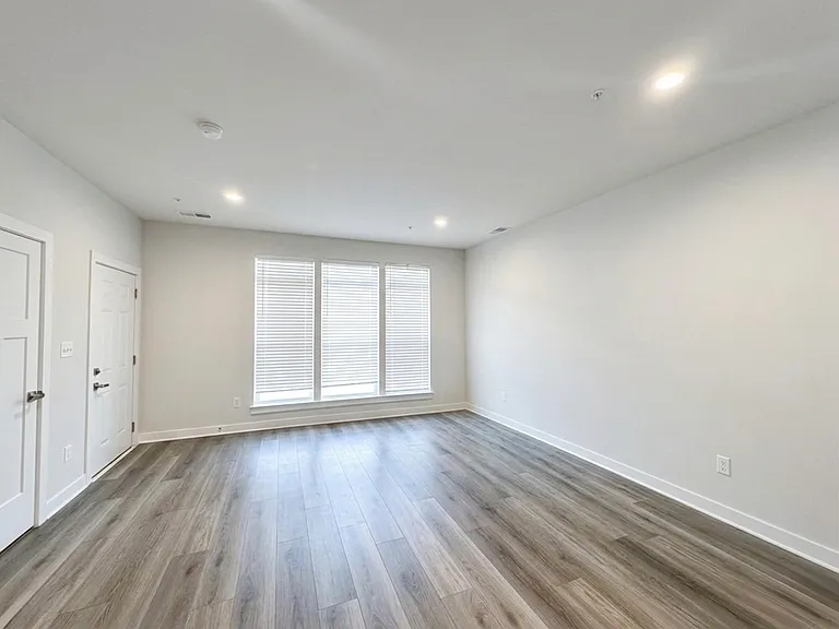24230 Ullapool Ter — Photo 4