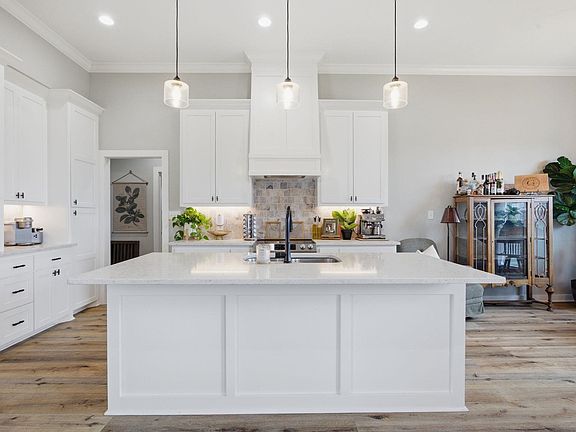 4th image of 174 Daffodil Dr