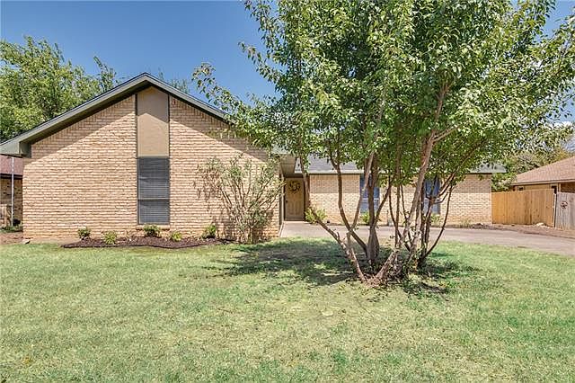 1st image of 73 Robins Nest Dr