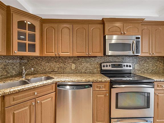 2nd image of 600 Biltmore Way APT 512