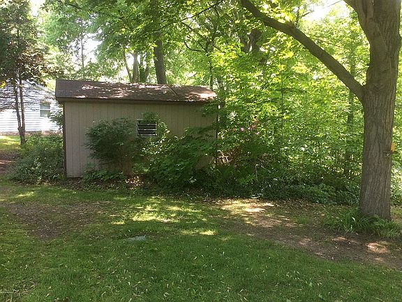 4th image of 6377 Brookpark Dr