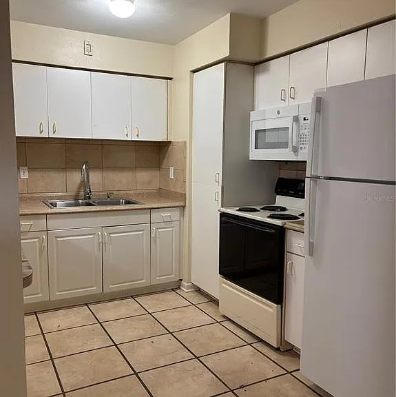 4119 W La Salle St — Photo 9