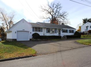 100 Sheehan Dr, Holyoke, MA 01040