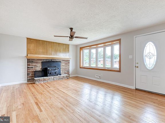 5th image of 8306 Berkfield Rd