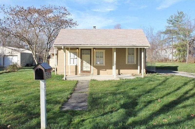 1st image of 9717 Maple Dr
