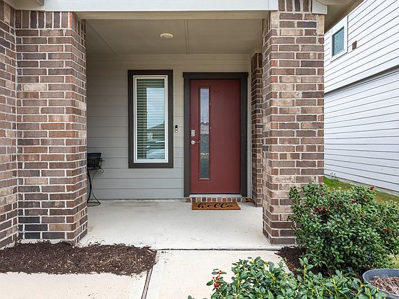 3rd image of 918 Kickapoo Ln