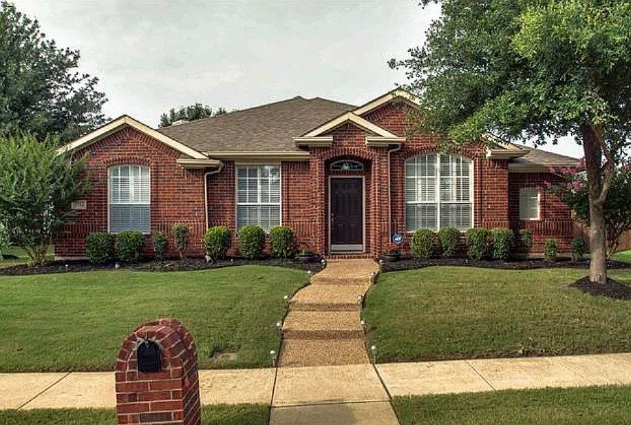 1st image of 1216 Valley Oaks Dr