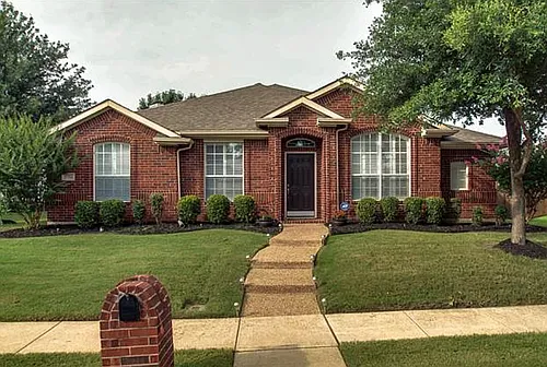 1216 Valley Oaks Dr Photo 1