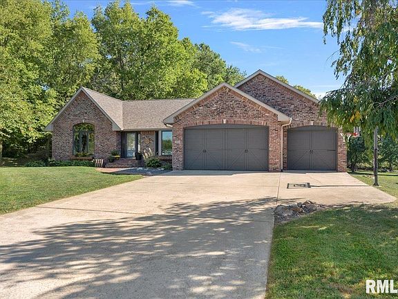 4th image of 1300 Arlington Chase
