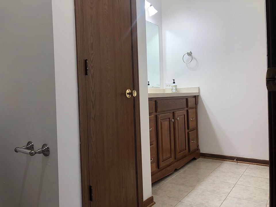 2nd image of 9388 Meadowview Dr