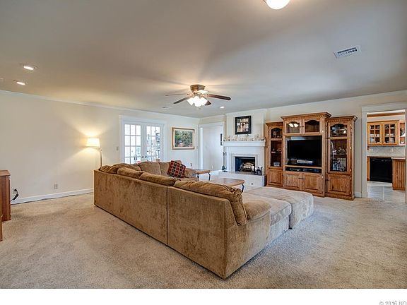 3rd image of 1457 Maplewood Dr