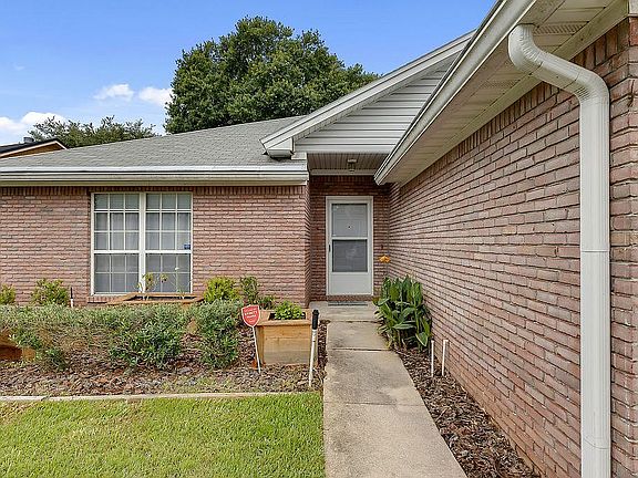 2nd image of 8784 Goodbys Trace Dr