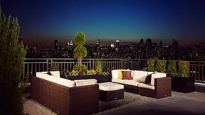 Rented by Bouklis Group | media 7