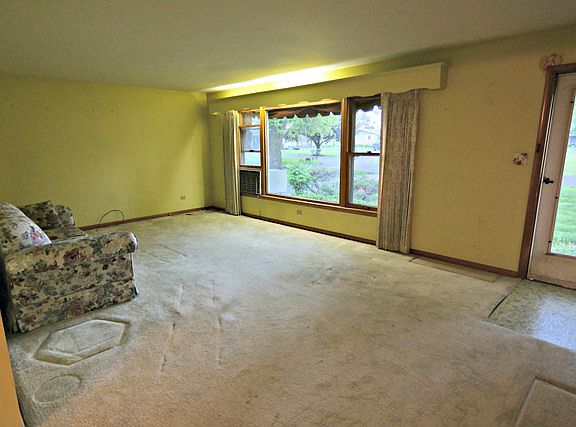 2nd image of 1035 Rose Ct