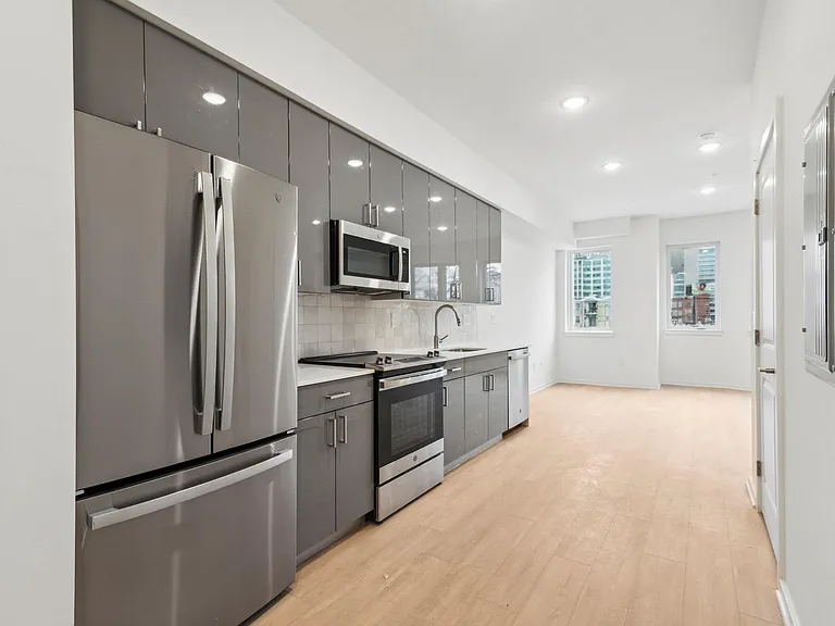 245 N 12th St — Photo 1
