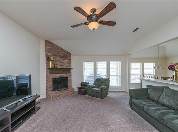 4th image of 5001 Vaquero Dr