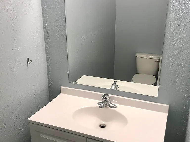 5801 Forest Ave #5801 — Photo 10