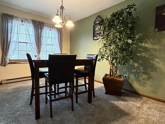 4th image of 2 Moonglow Road