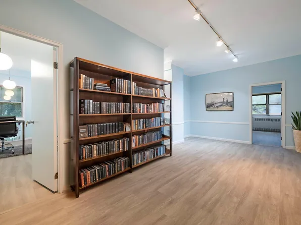 30 West 60th Street image 9 of 20