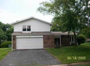 312 Bedford Rd, Bolingbrook, IL 60440