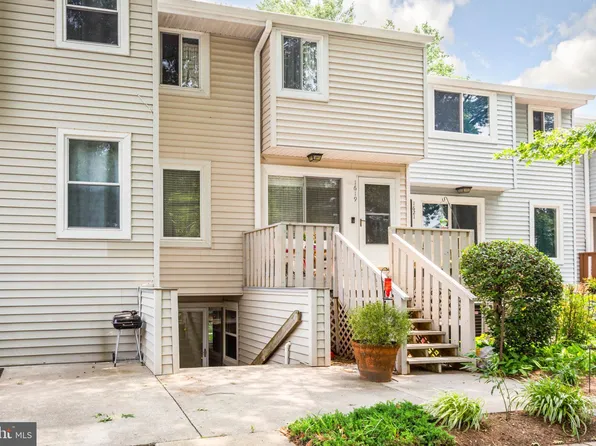 1617 Riedel Rd, Crofton, MD 21114