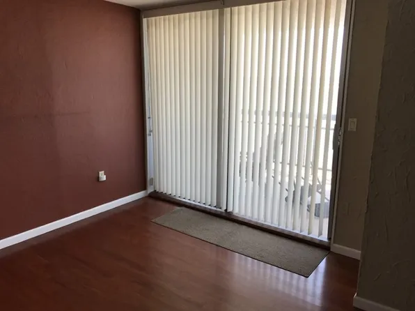 1040 Harmon Cove Tower image 4 of 15