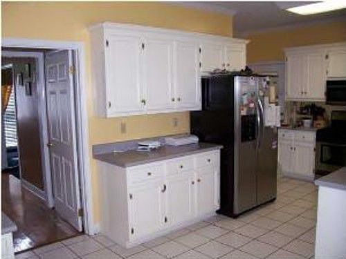 3rd image of 4501 Locust Ln