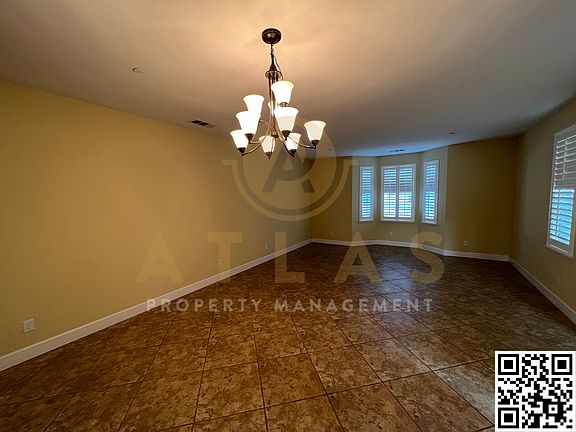 2nd image of 207 Sagebrush Ln