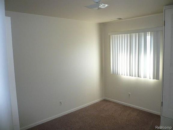 5th image of 17933 Phyllis St