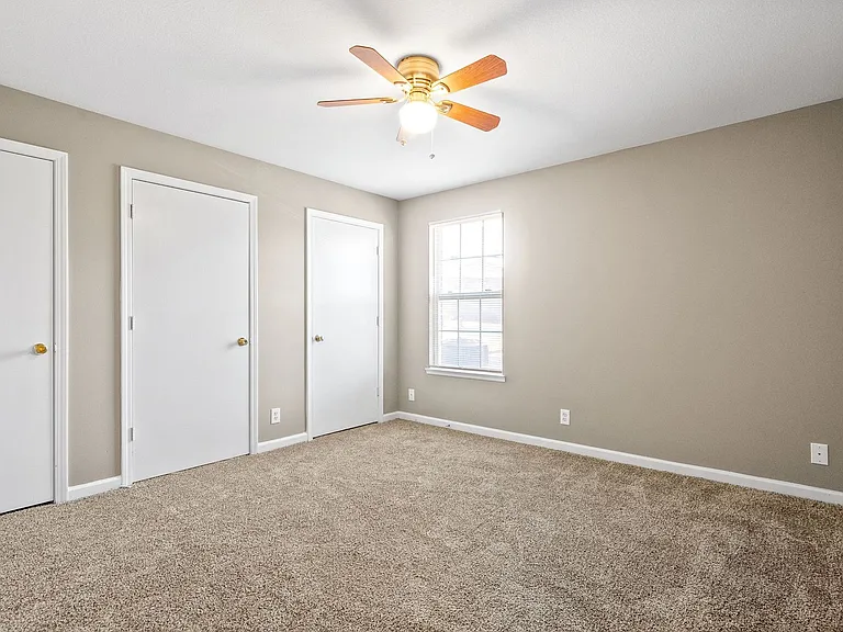 2 Bedroom Apartment For Rent Near Post! — Photo 17