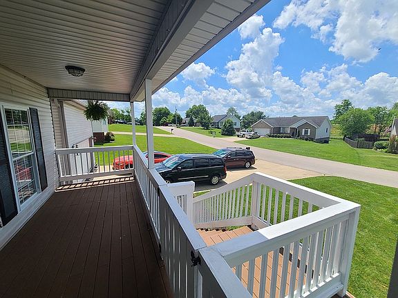 3rd image of 112 Devonne Dr