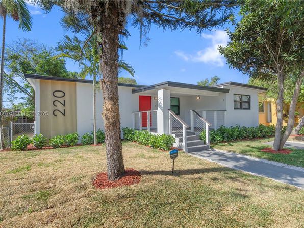 220 NW 134th St
