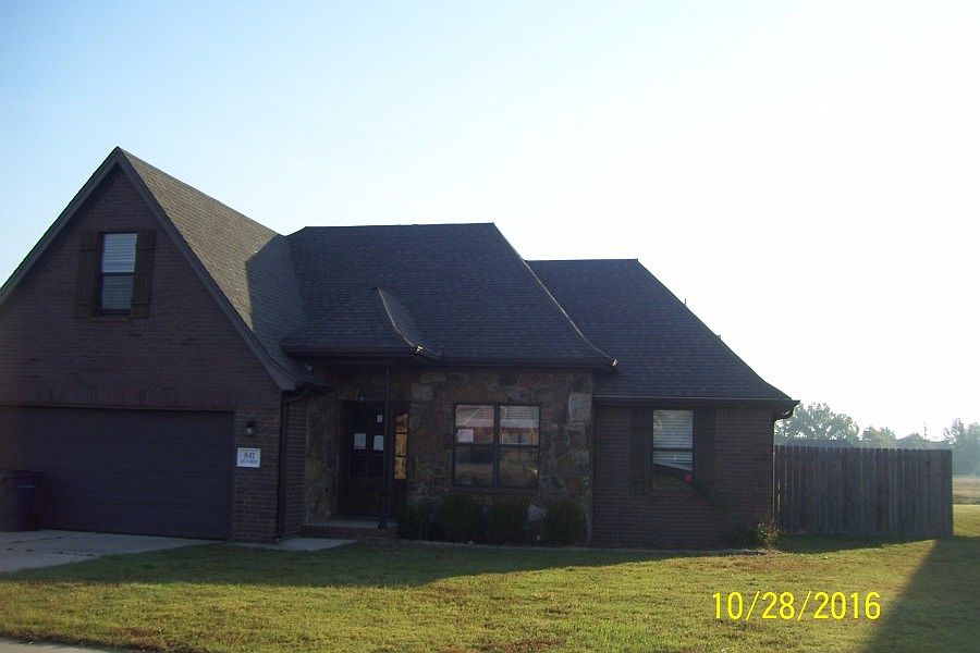 2nd image of 841 Boulevard